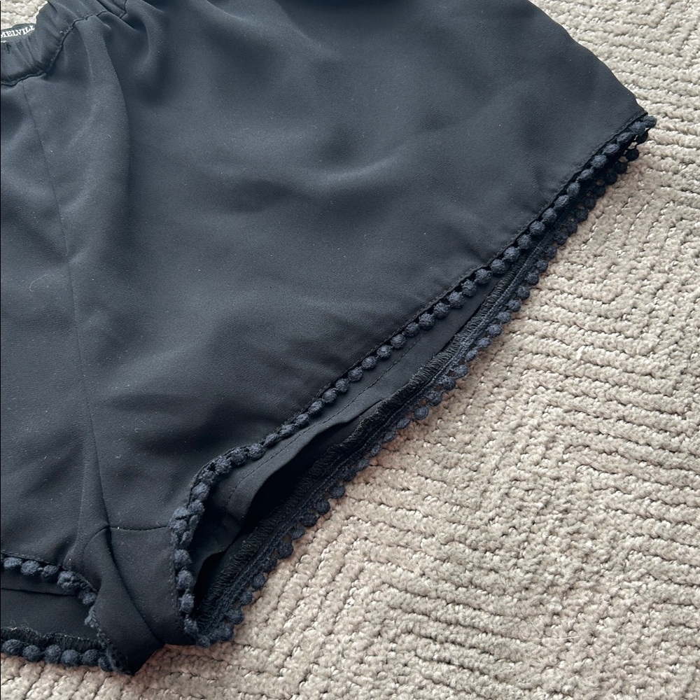 Brandy Melville Black Elastic Waist Shorts - Picture 4 of 9